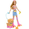 Barbie på rulleskøjter med hund