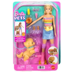 Barbie på rulleskøjter med hund