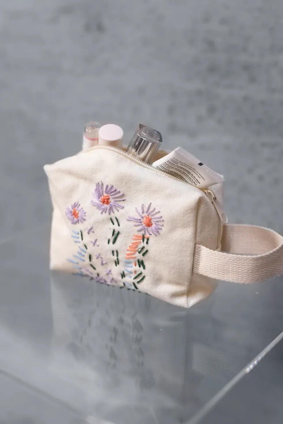 Broderi Mini DIY Kit kosmetiktaske creme
