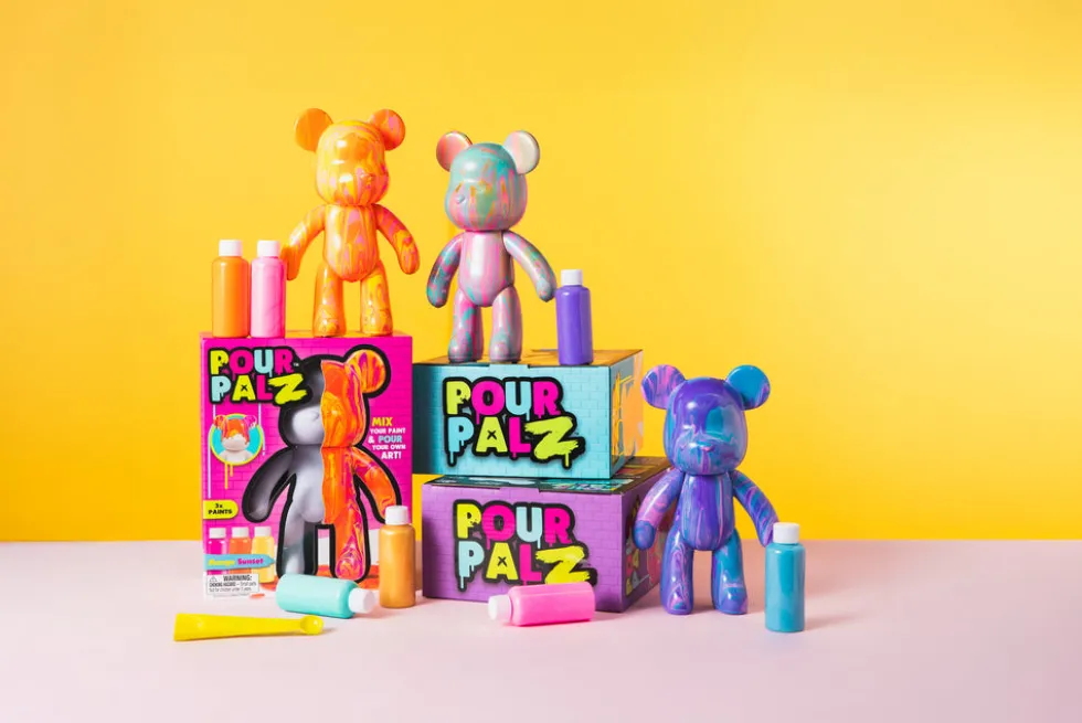 Pour Palz Bear ass